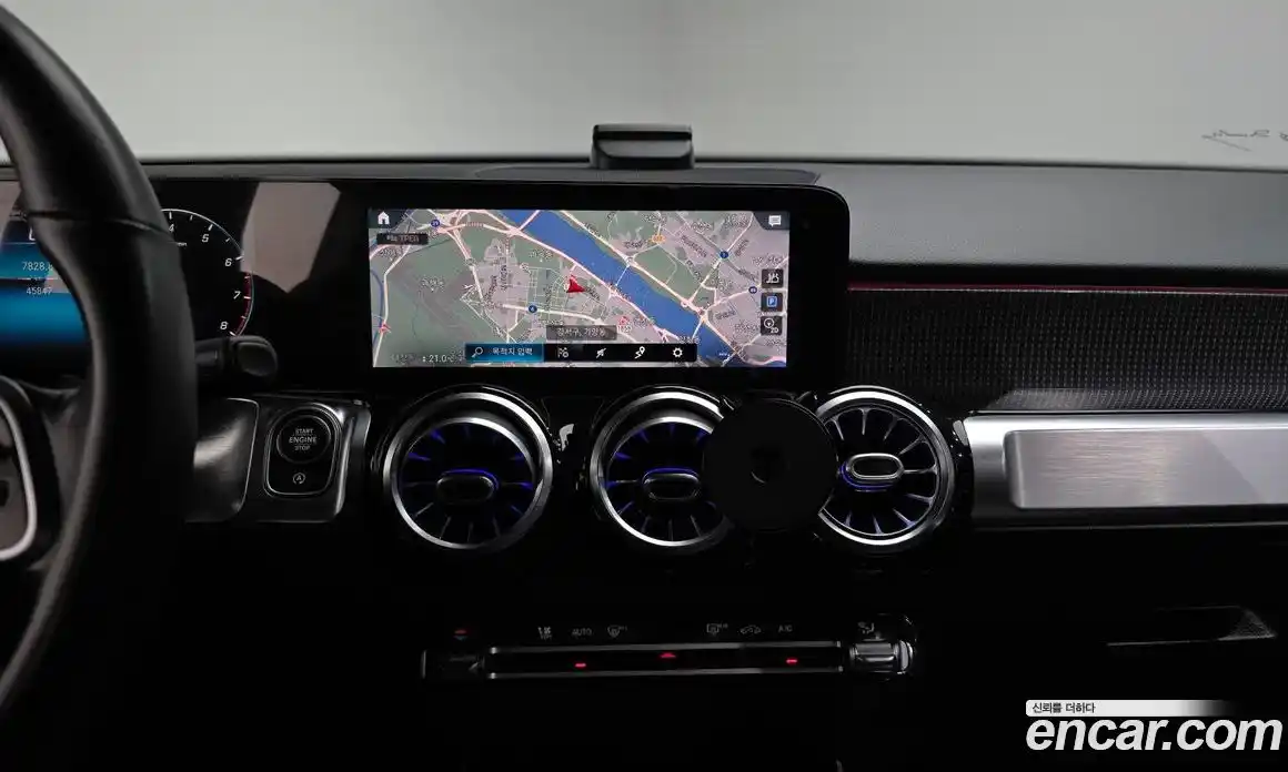 Mercedes-Benz GLB-Class 2021 2.0 Автомат в Москве № 141475, фото 8