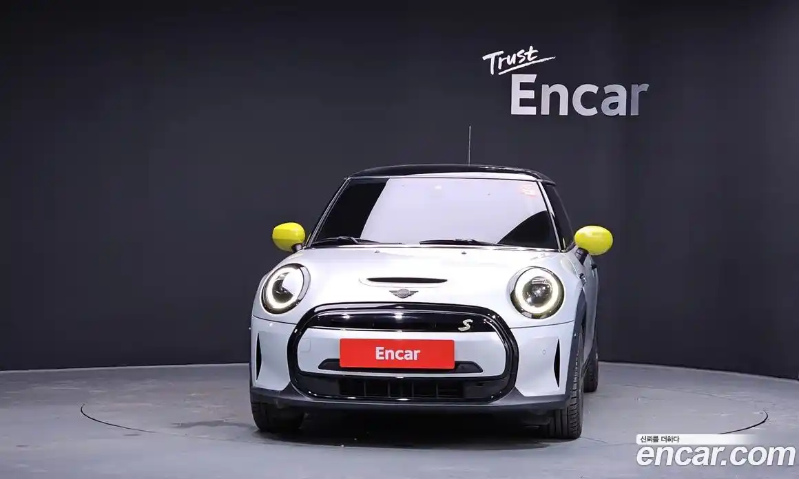 Mini Cooper 2022 Автомат в Москве № 152986, фото 1