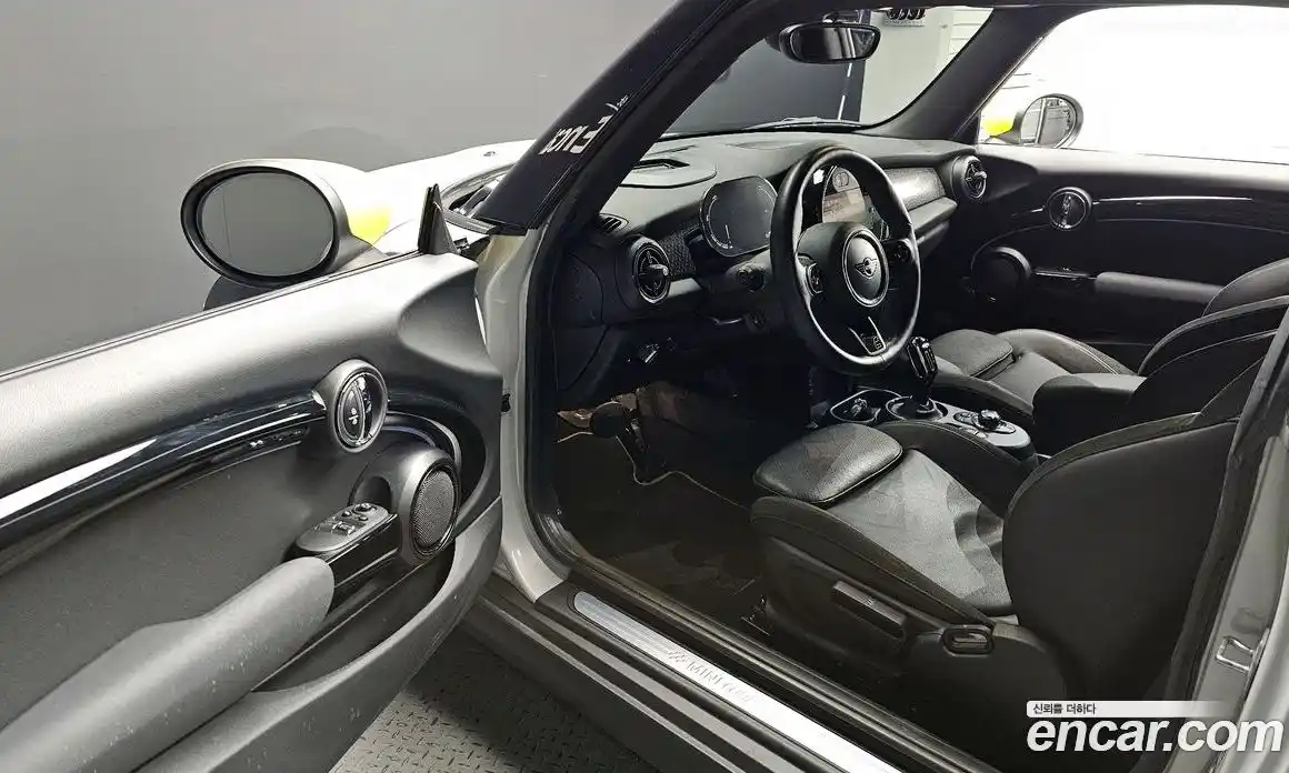 Mini Cooper 2022 Автомат в Москве № 152986, фото 17