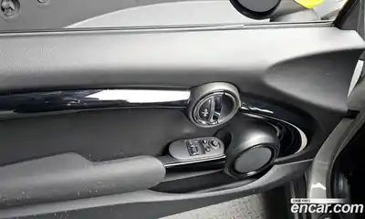 Mini Cooper 2022 Автомат в Москве № 152986, миниатюра 3