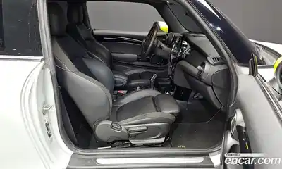 Mini Cooper 2022 Автомат в Москве № 152986, миниатюра 5