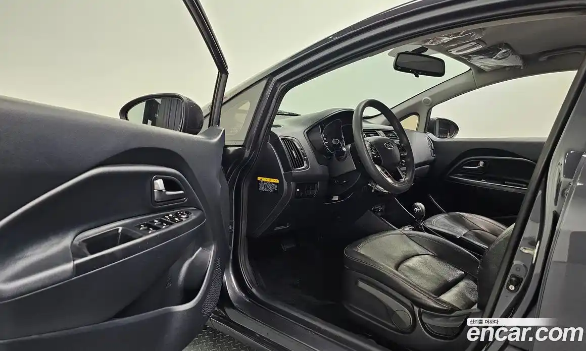 Kia Pride 2012 1.6 Автомат в Москве № 15898, фото 10