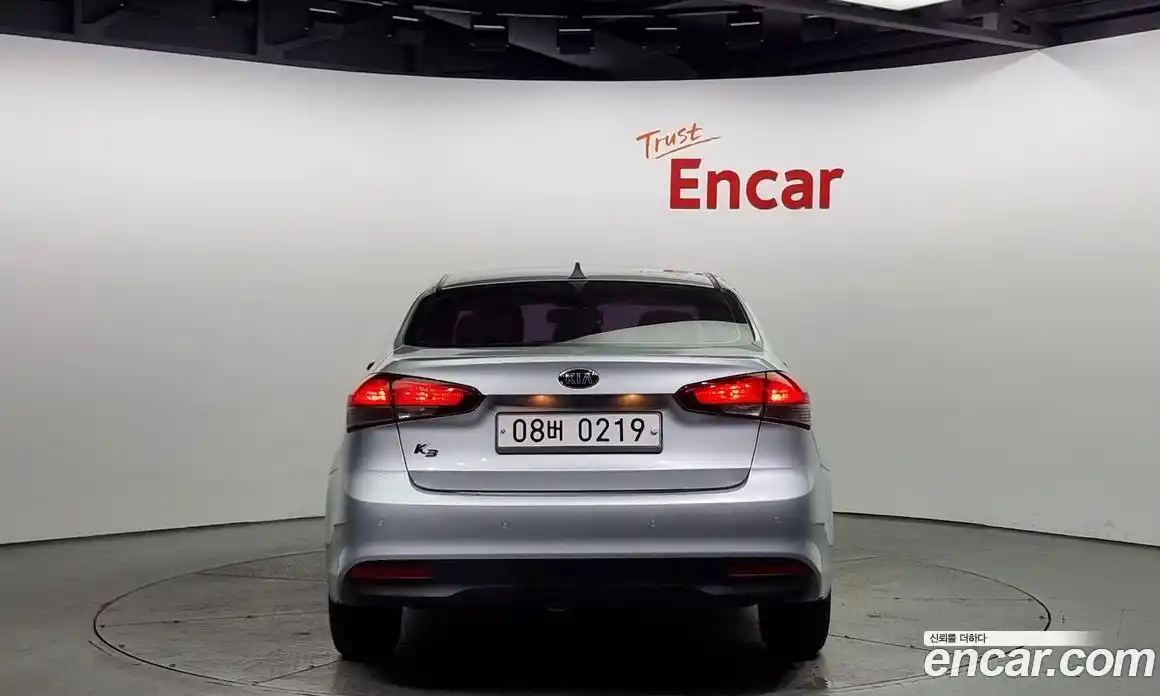 Kia K3 2017 1.6 Автомат в Москве № 160795, фото 1