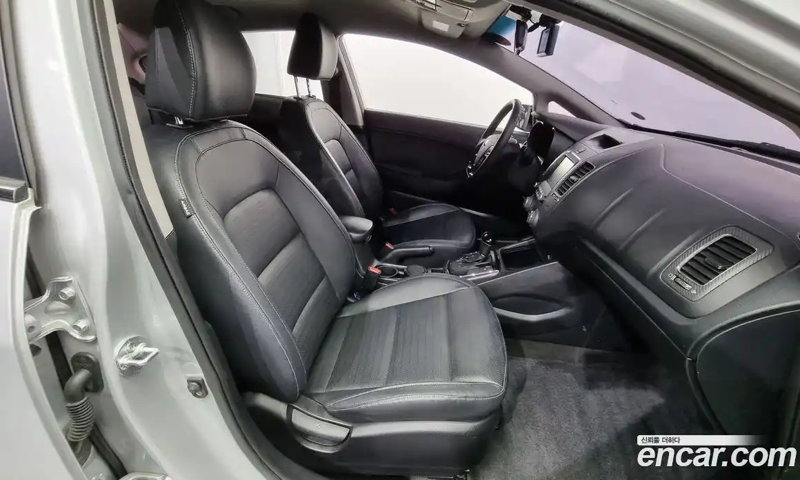 Kia K3 2017 1.6 Автомат в Москве № 160795, фото 12