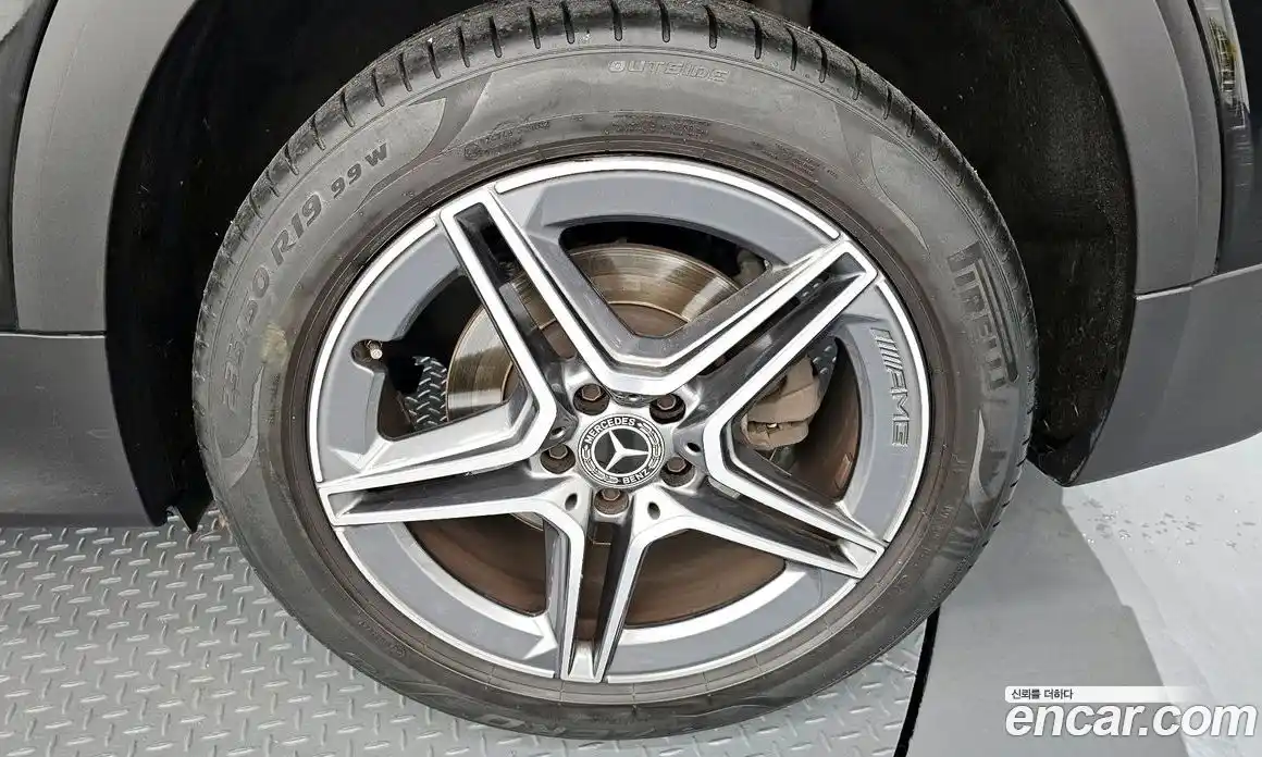 Mercedes-Benz GLB-Class 2020 2.0 Автомат в Москве № 161153, фото 17