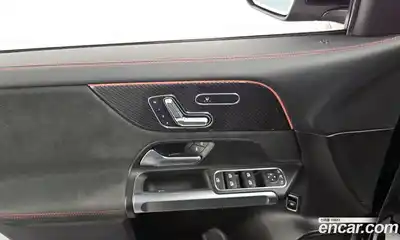 Mercedes-Benz GLB-Class 2020 2.0 Автомат в Москве № 161153, миниатюра 3