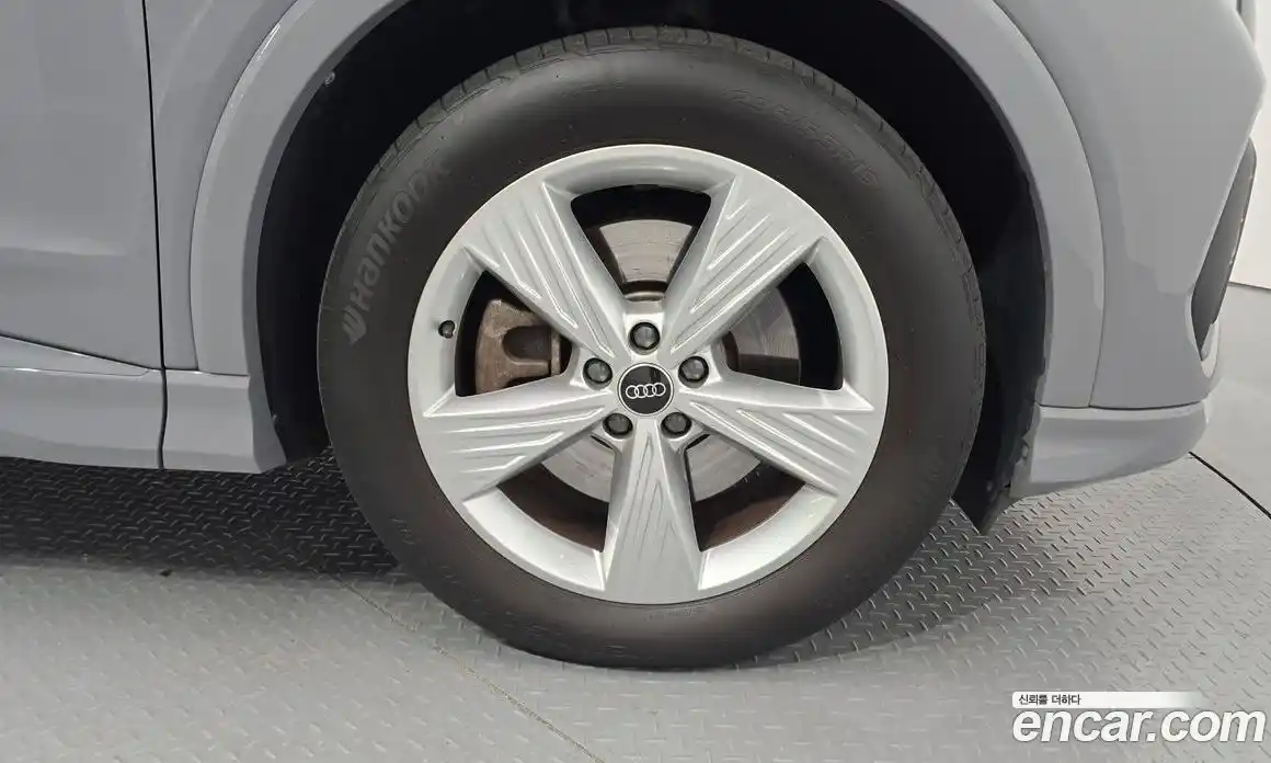 Audi Q4 e-tron 2023 0.2 Автомат в Москве № 162906, фото 11