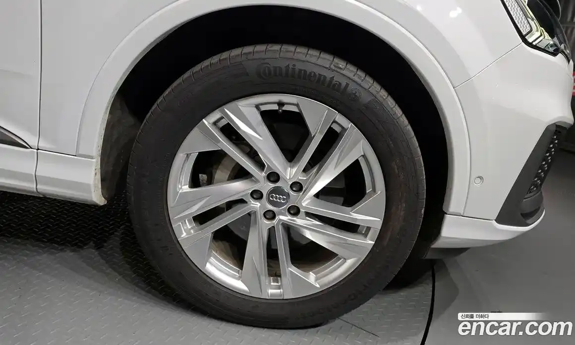 Audi Q7 2020 3.0 Автомат в Москве № 163266, фото 1