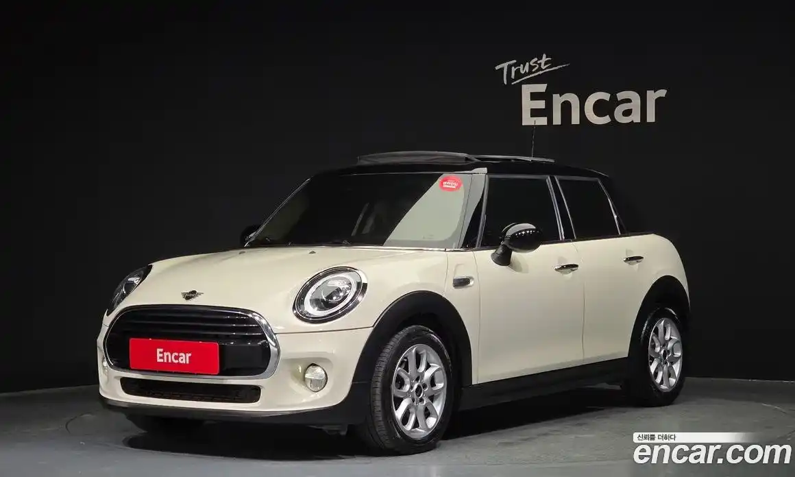 Mini Cooper 2019 1.5 Автомат в Москве № 167263, фото 11