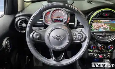 Mini Cooper 2019 1.5 Автомат в Москве № 167263, миниатюра 7