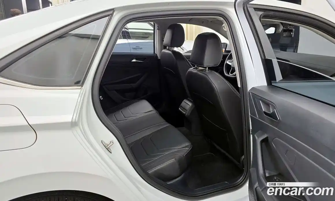 Volkswagen Jetta 2023 1.5 Автомат в Москве № 168621, фото 18