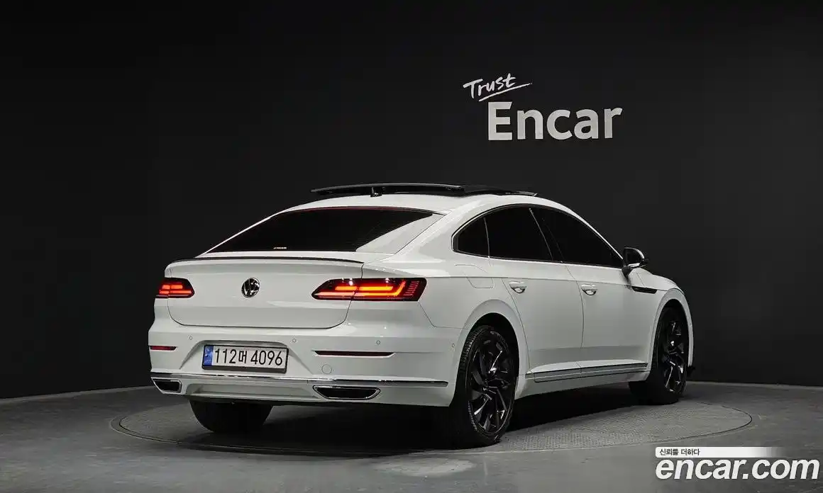 Volkswagen Arteon 2019 2.0 Автомат в Москве № 168637, фото 3