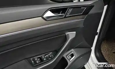 Volkswagen Arteon 2019 2.0 Автомат в Москве № 168637, миниатюра 7