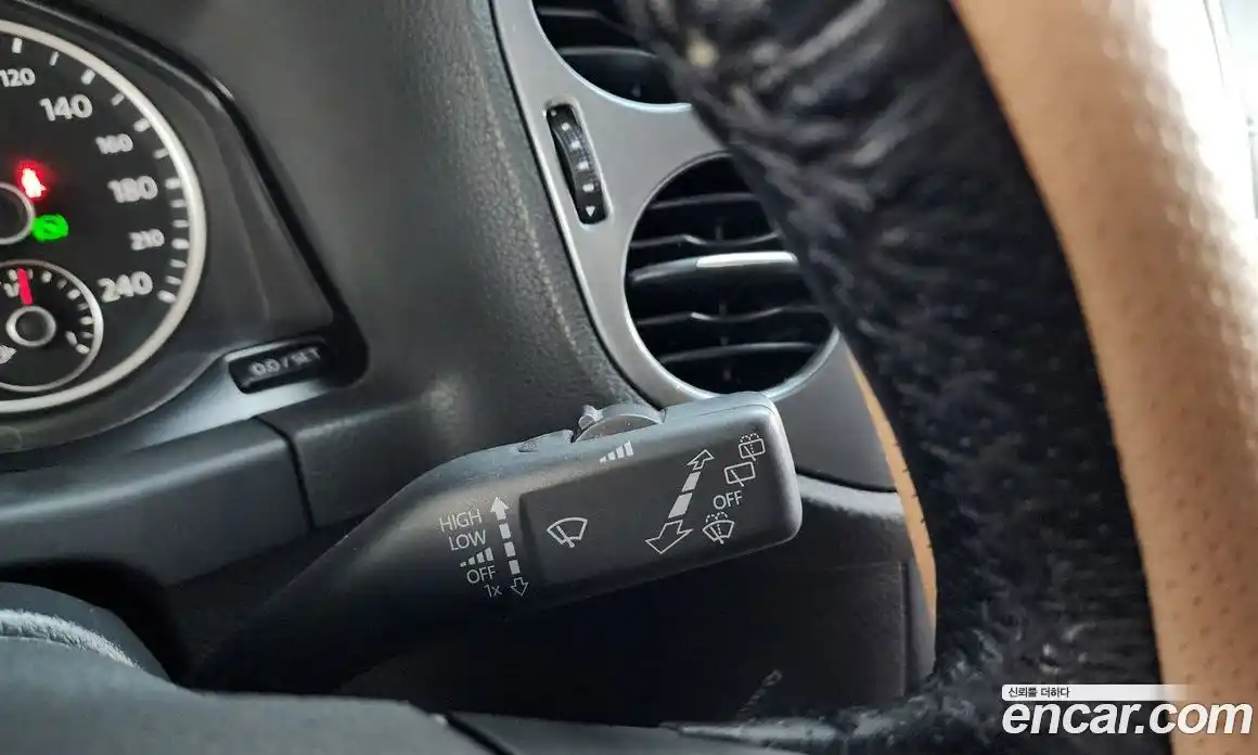 Volkswagen Tiguan 2016 2.0 Автомат в Москве № 168960, фото 17