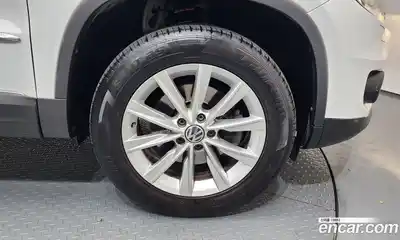 Volkswagen Tiguan 2016 2.0 Автомат в Москве № 168960, миниатюра 7