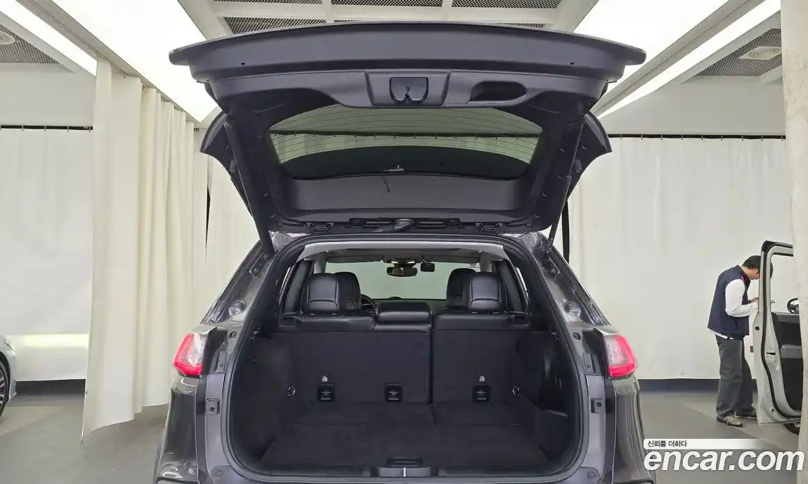 Jeep Cherokee 2020 3.2 Автомат в Москве № 169553, фото 19