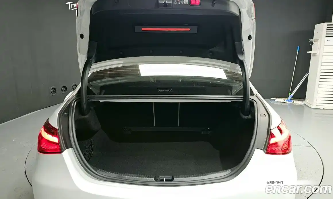 Mercedes-Benz C-Class 2024 2.0 Автомат в Москве № 176526, фото 18