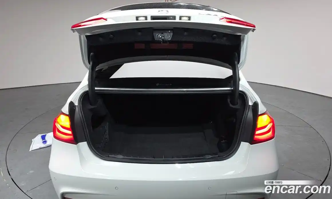 BMW 3-Series 2018 2.0 Автомат в Москве № 192039, фото 12