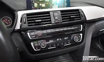 BMW 3-Series 2018 2.0 Автомат в Москве № 192039, миниатюра 4