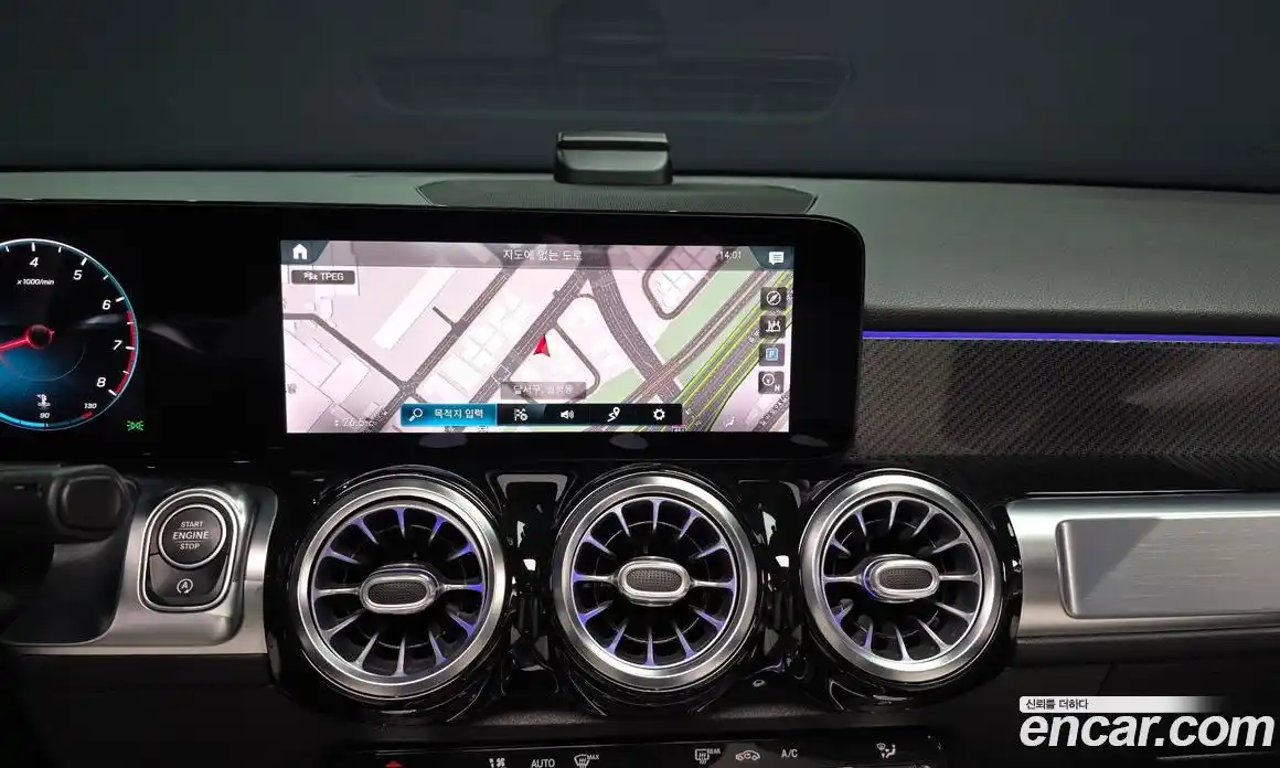 Mercedes-Benz GLB-Class 2021 2.0 Автомат в Москве № 193028, фото 16