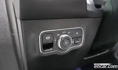 Mercedes-Benz GLB-Class 2021 2.0 Автомат в Москве № 193028, миниатюра 2