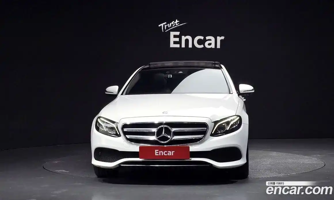 Mercedes-Benz E-Class 2017 2.0 Автомат в Москве № 194189, фото 19