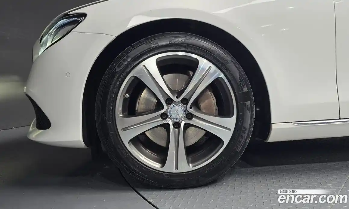 Mercedes-Benz E-Class 2017 2.0 Автомат в Москве № 194189, фото 8