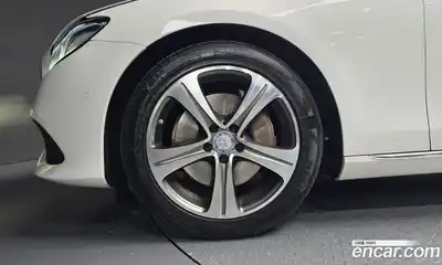 Mercedes-Benz E-Class 2017 2.0 Автомат в Москве № 194189, миниатюра 8