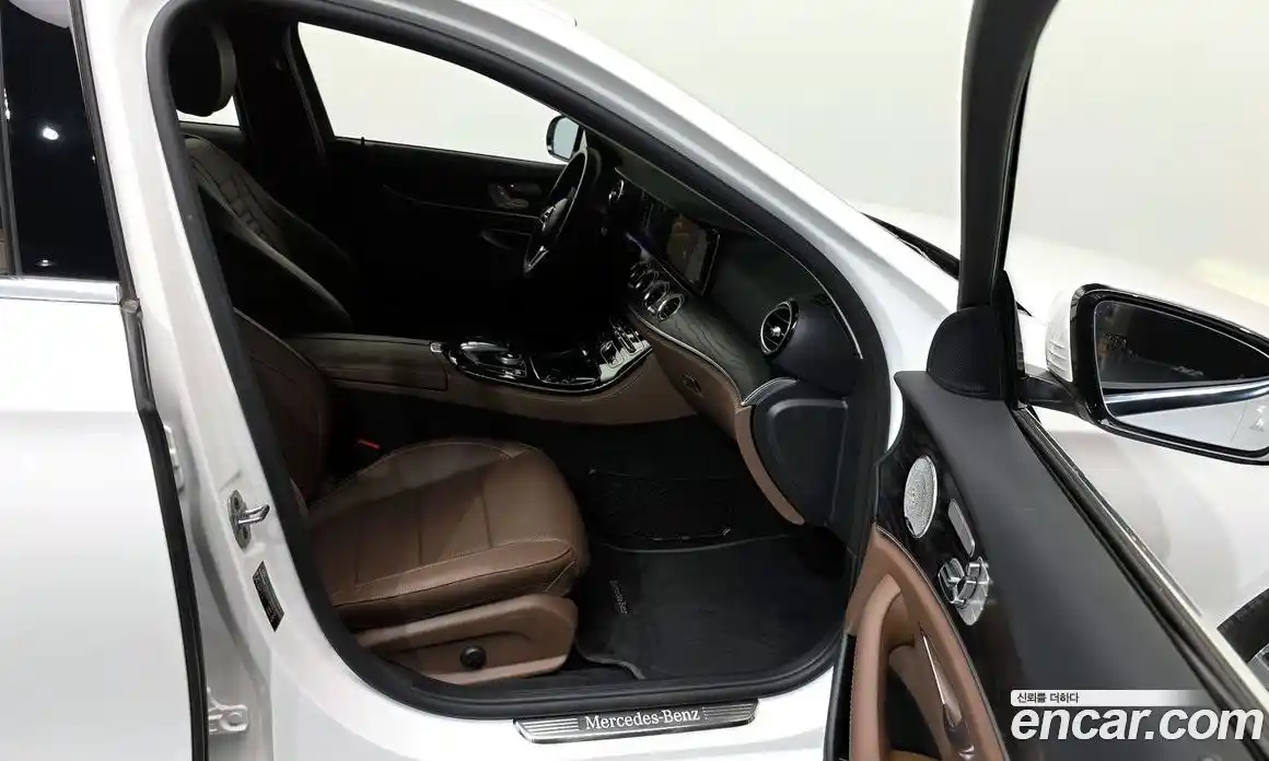 Mercedes-Benz E-Class 2020 2.0 Автомат в Москве № 194570, фото 13