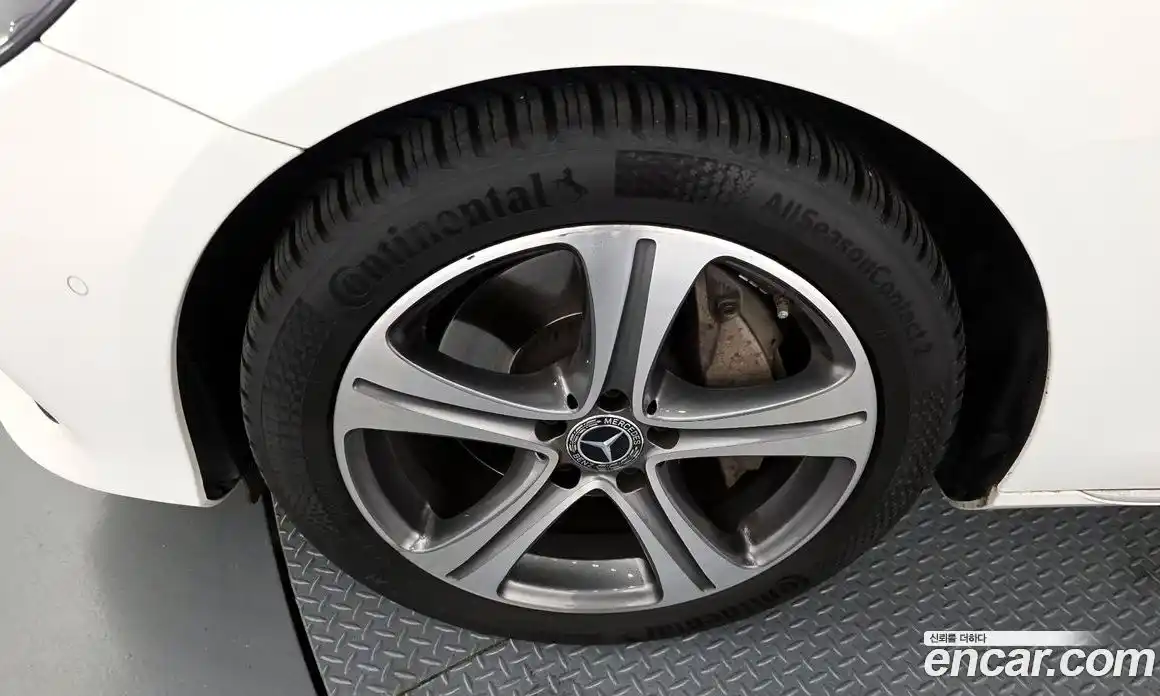 Mercedes-Benz E-Class 2020 2.0 Автомат в Москве № 194570, фото 16