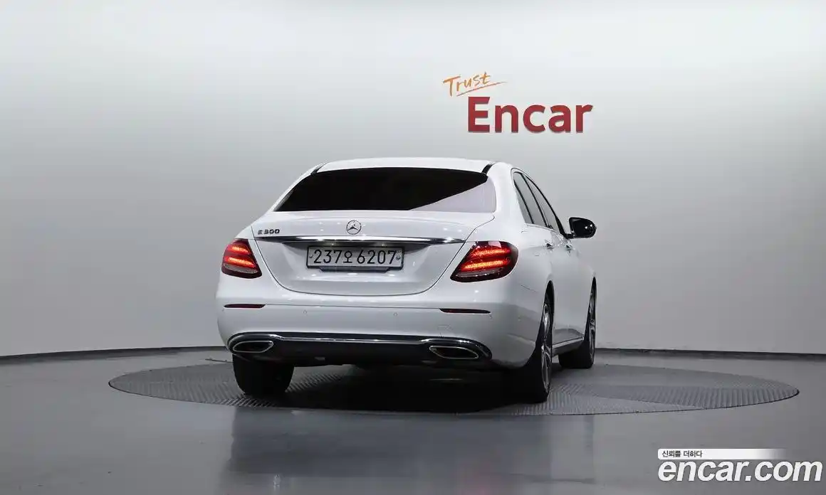 Mercedes-Benz E-Class 2020 2.0 Автомат в Москве № 194570, фото 18