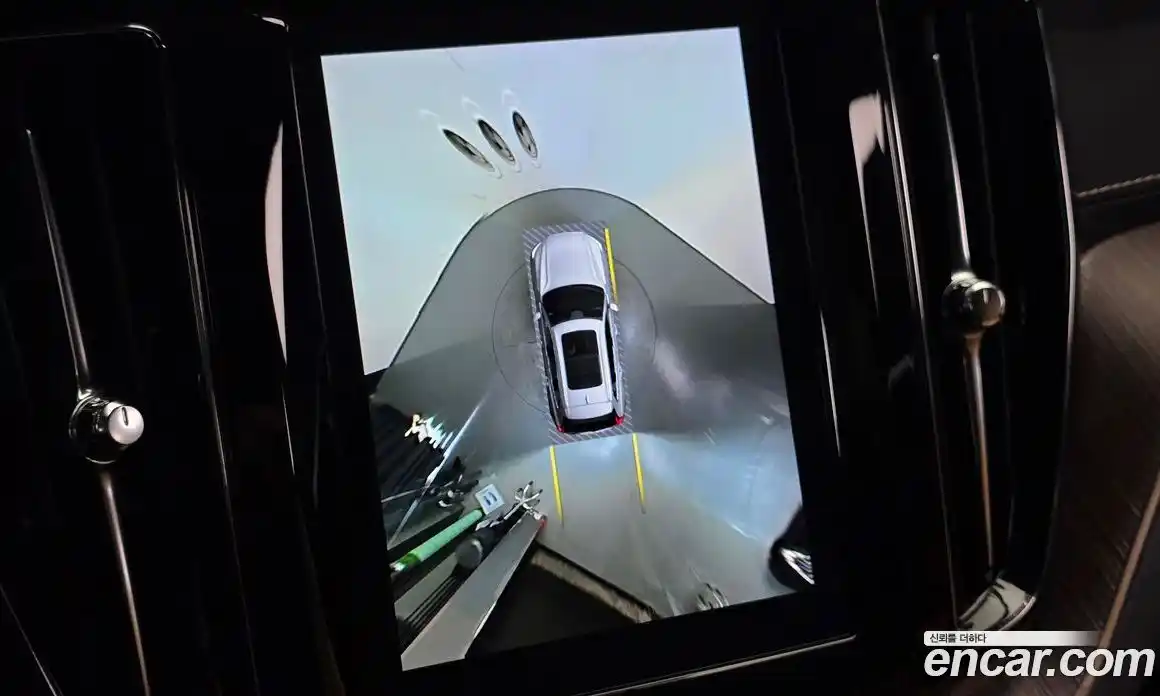 Volvo XC60 2022 2.0 Автомат в Москве № 197010, фото 20