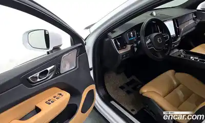 Volvo XC60 2022 2.0 Автомат в Москве № 197010, миниатюра 5