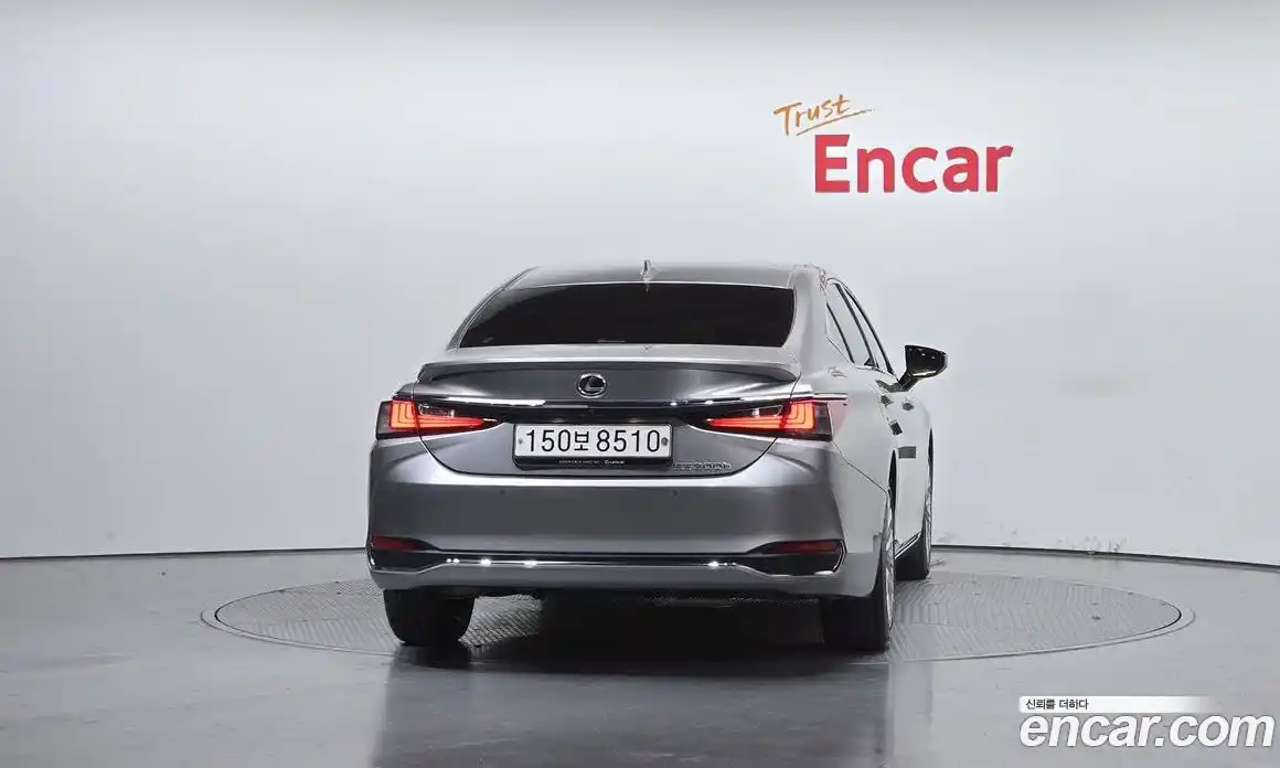 Lexus ES 2023 2.5 Автомат в Москве № 198777, фото 3