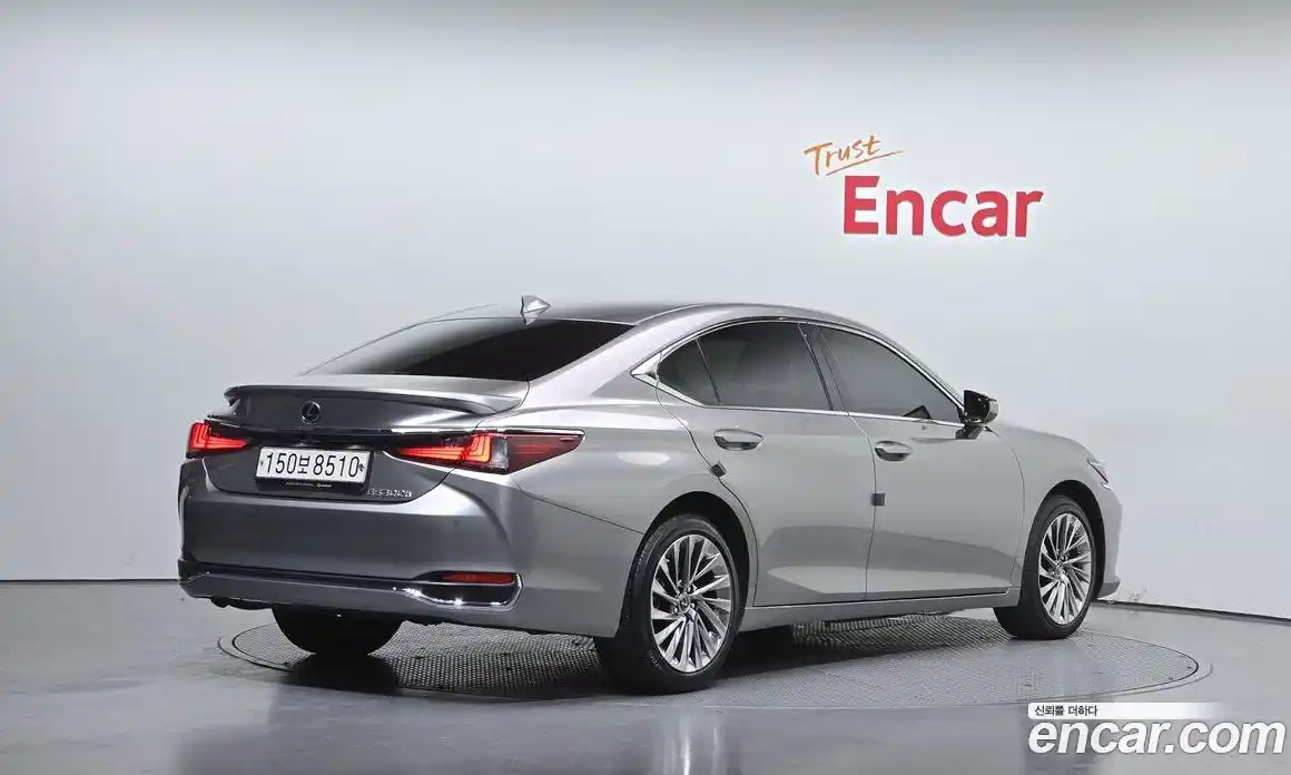 Lexus ES 2023 2.5 Автомат в Москве № 198777, фото 8