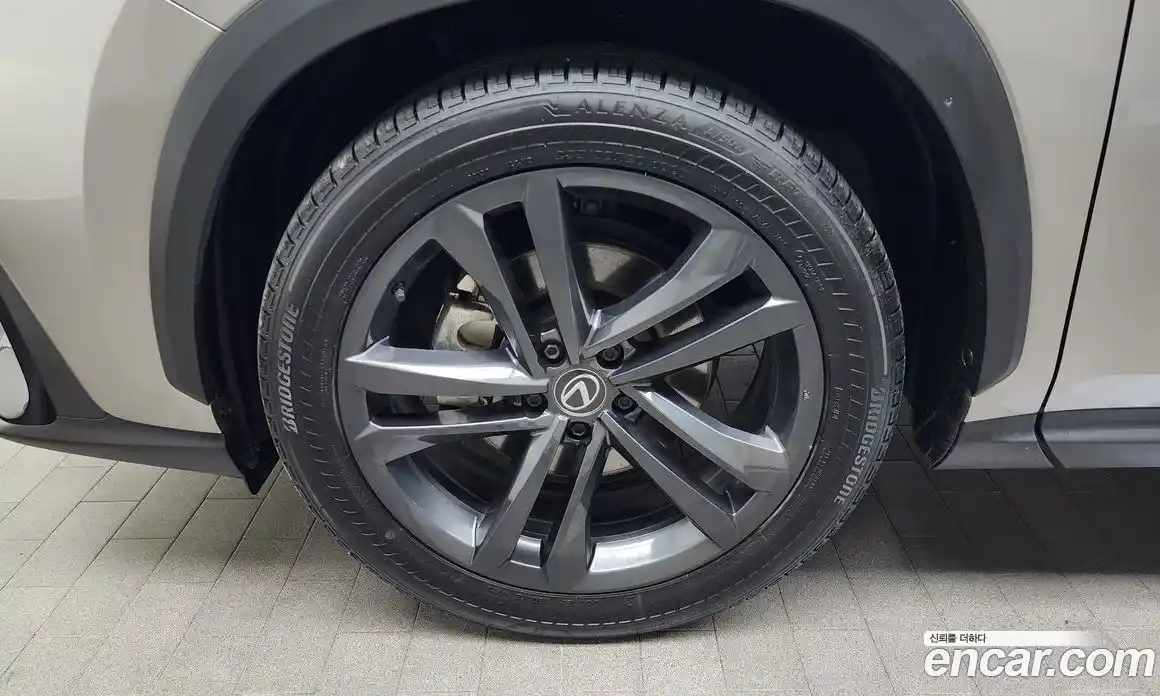 Lexus NX 2024 2.5 Автомат в Москве № 198795, фото 12