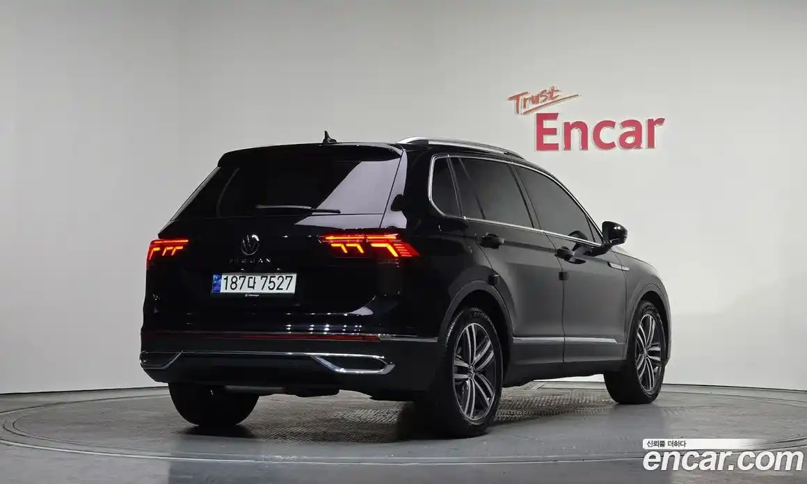 Volkswagen Tiguan 2023 2.0 Автомат в Москве № 199087, фото 11