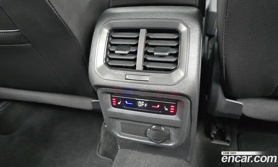 Volkswagen Tiguan 2023 2.0 Автомат в Москве № 199087, фото 10