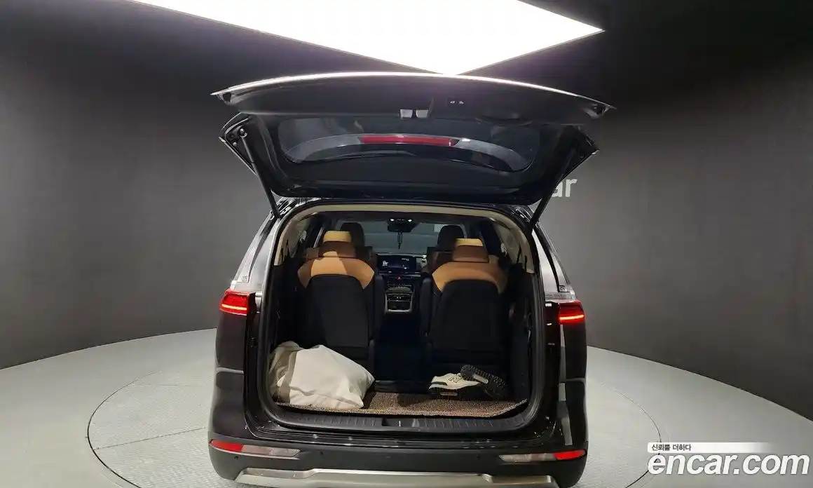 Kia Canival 2023 3.5 Автомат в Москве № 20340, фото 7