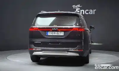 Kia Canival 2023 3.5 Автомат в Москве № 20340, миниатюра 8