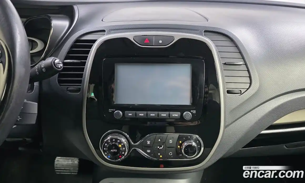 Renault QM3 2014 1.5 Автомат в Москве № 208687, фото 14