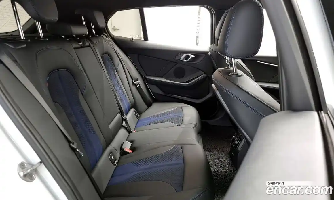 BMW 1-Series 2023 2.0 Автомат в Москве № 210336, фото 3