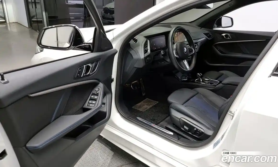 BMW 1-Series 2023 2.0 Автомат в Москве № 210336, фото 4