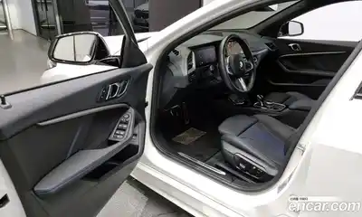 BMW 1-Series 2023 2.0 Автомат в Москве № 210336, миниатюра 4