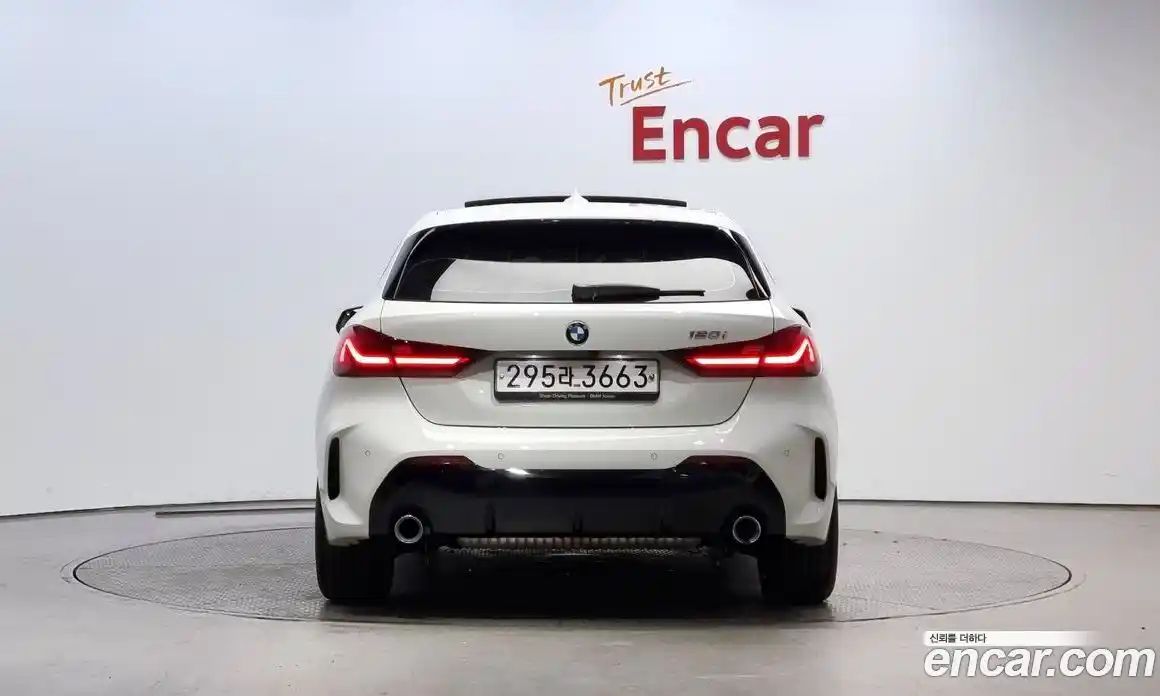 BMW 1-Series 2023 2.0 Автомат в Москве № 210336, фото 8