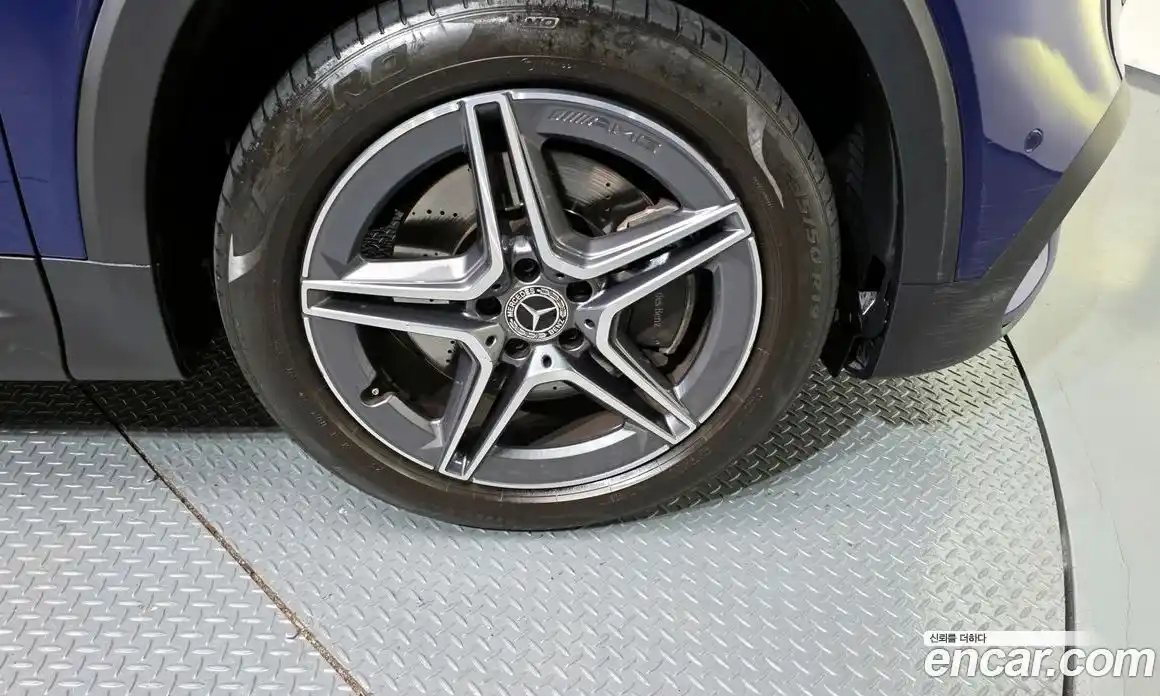 Mercedes-Benz GLB-Class 2020 2.0 Автомат в Москве № 211920, фото 20