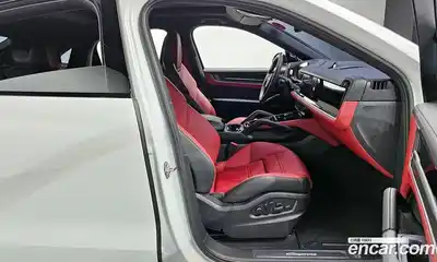 Porsche Cayenne 2025 3.0 Автомат в Москве № 212947, миниатюра 5