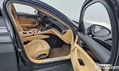 Porsche Panamera 2018 3.0 Автомат в Москве № 213164, миниатюра 2