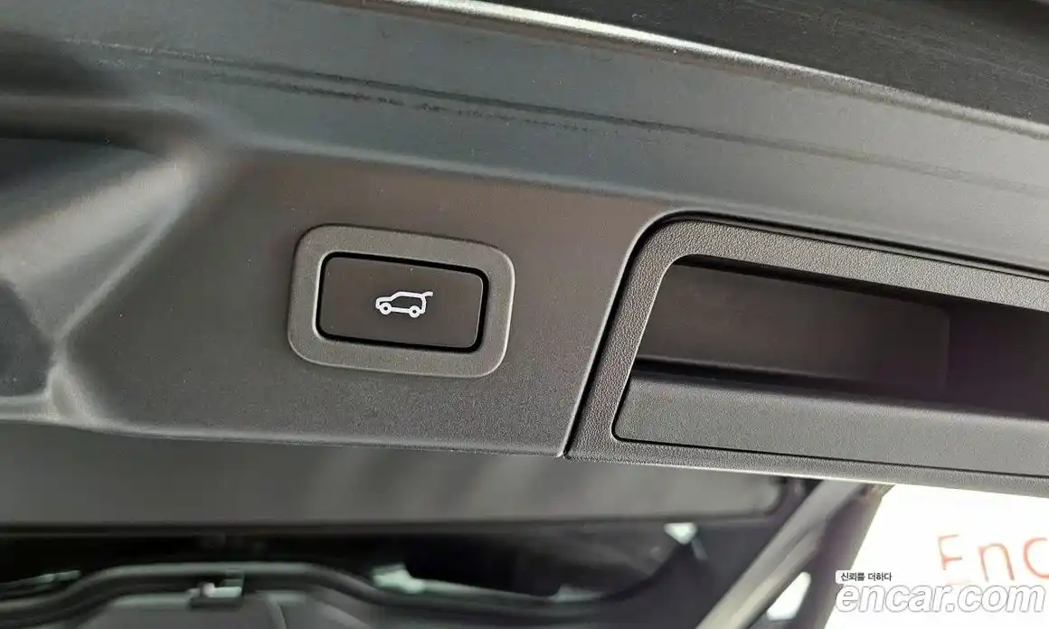 Land Rover Range-Rover Velar 2019 5.0 Автомат в Москве № 213526, фото 12