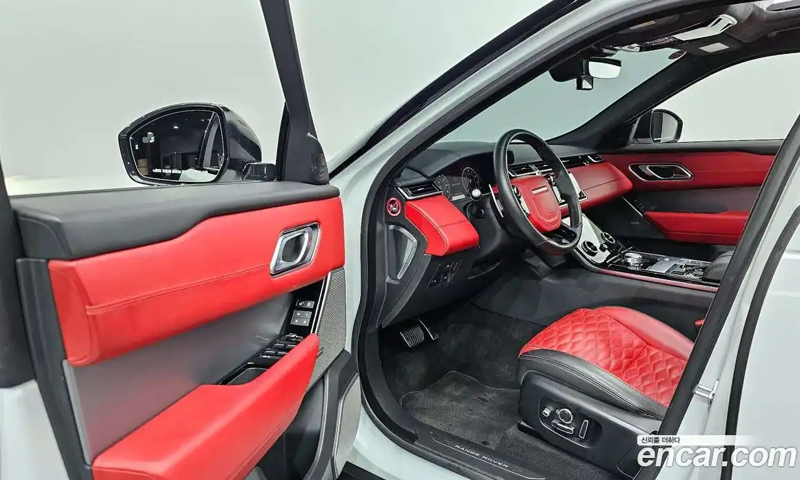 Land Rover Range-Rover Velar 2019 5.0 Автомат в Москве № 213526, фото 17